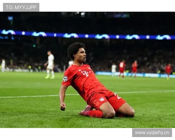 拜仁战术“大锅饭”风波,南大王攻击体系依赖莱万还是格纳布里?