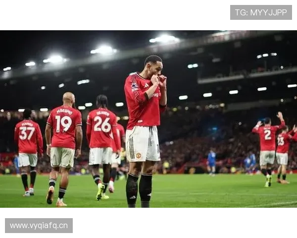 曼联战术执行持续崩盘，场上混乱加剧争四形势压力