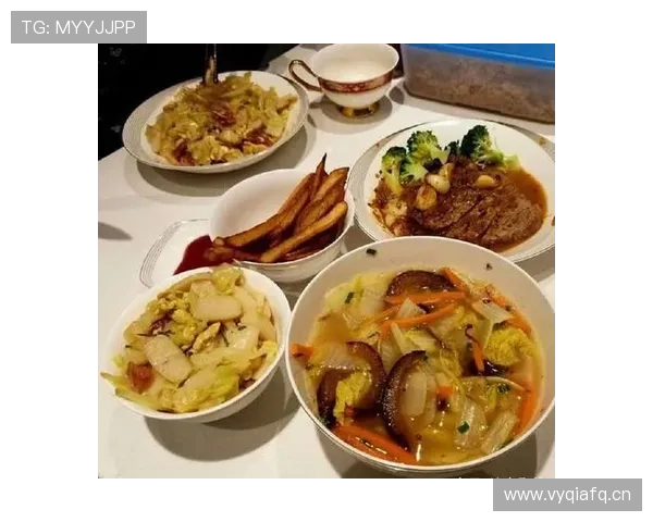 古力发的晚餐照里那只金表，亮到把我整个月工资都比下去