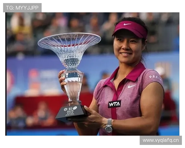 李娜穿得像邻家阿姨，随手却能秒掉你一年工资