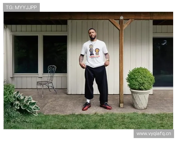 达米安·利拉德随身背的包，看着比我每月工资还高